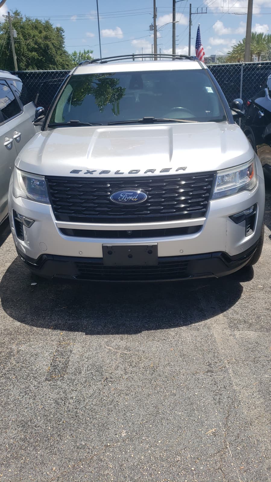 62.) 2019 FORD EXPLORER Sport EcoBoost 4WD, 4D, Silver. Millas...