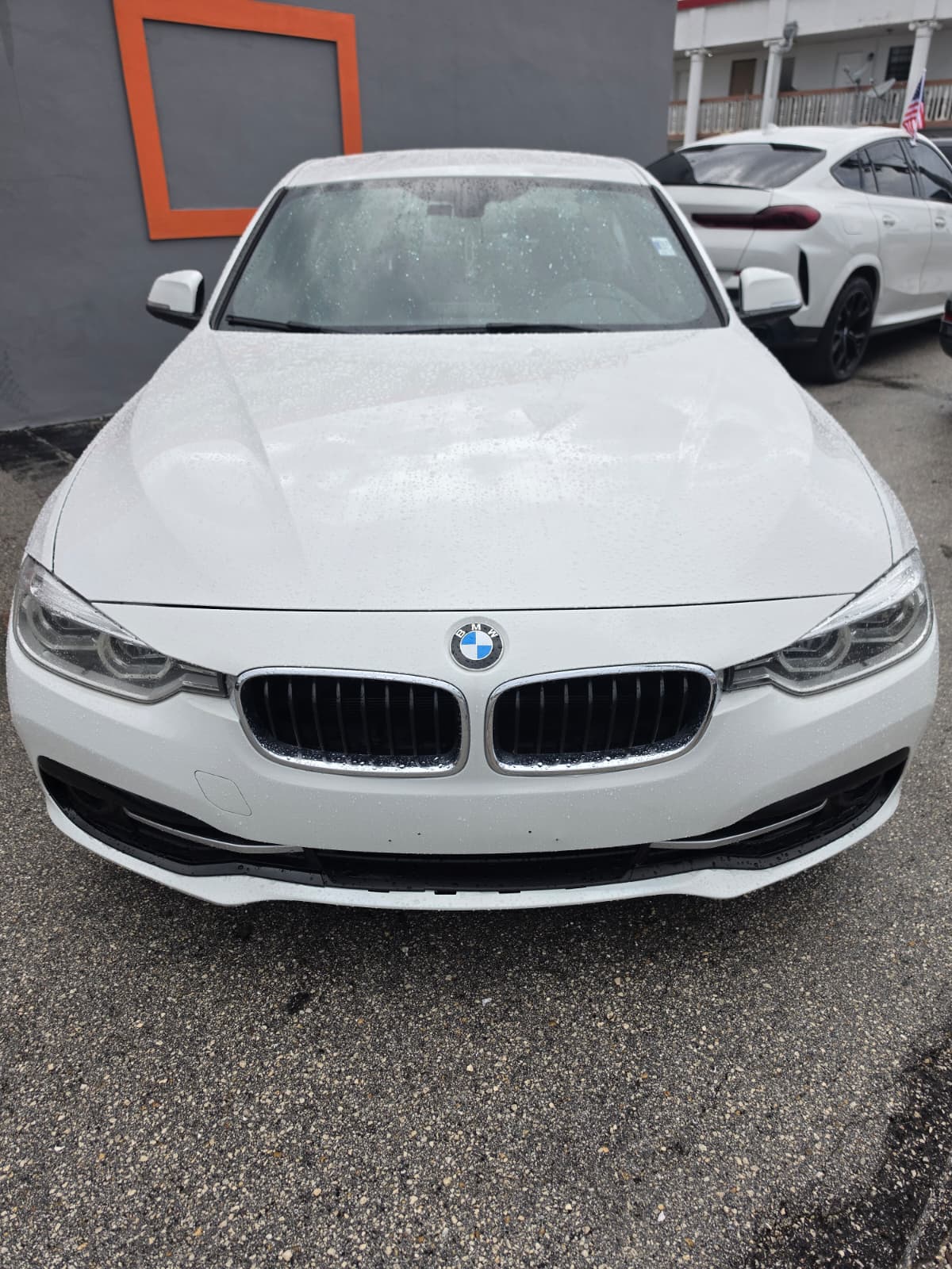 72.) 2018 BMW 330i XDrive Gasolina 112.000 millas