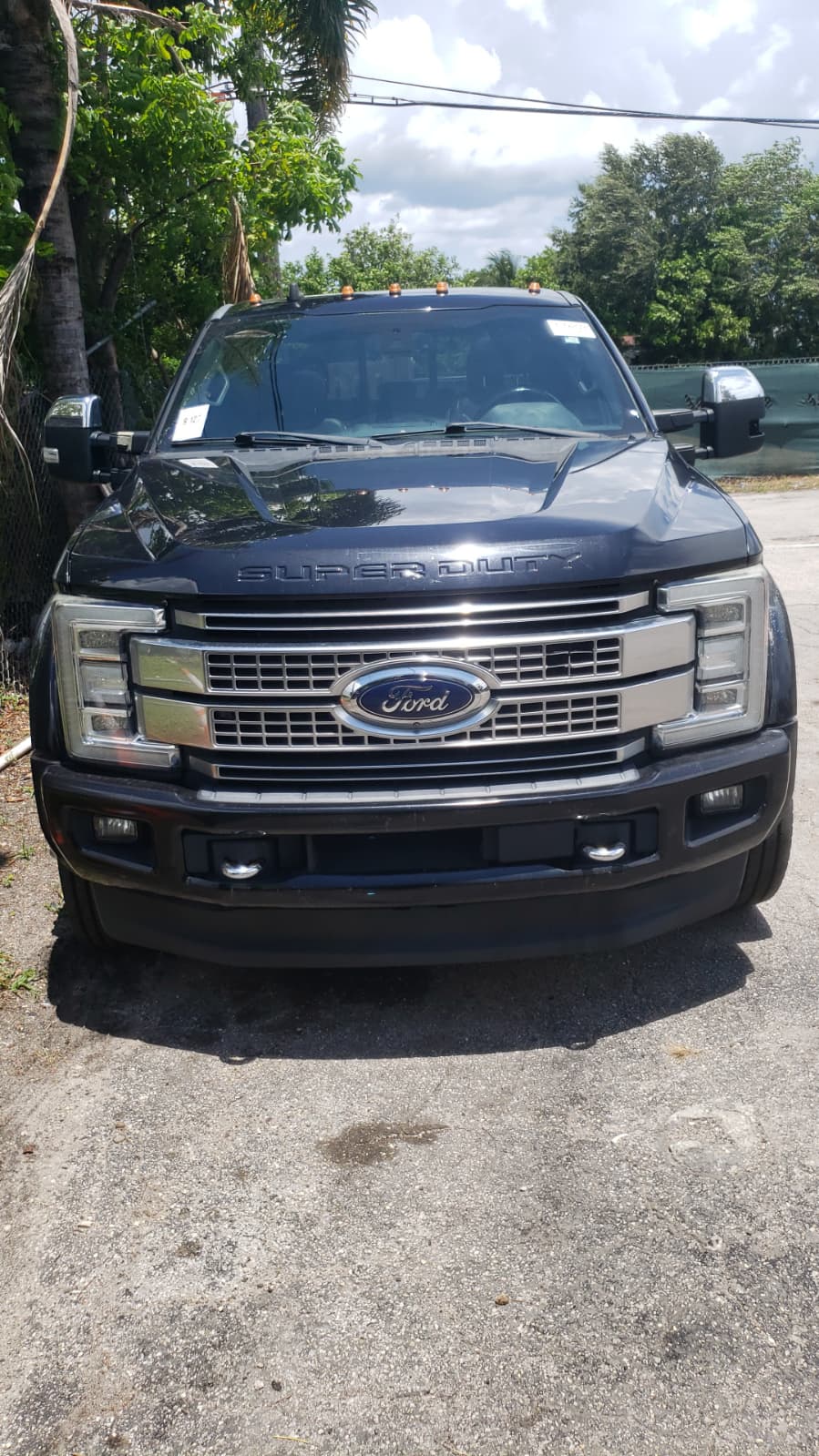 76.) 2019 FORD Platinum F-450Super Super Duty 4 x 4, 6.7 L Pow...