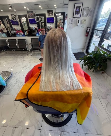 WOMEN’ S HAIRCUT