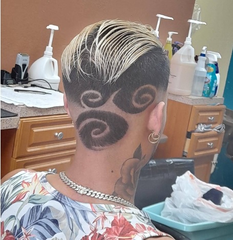 CORTE CABALLERO MODERNO