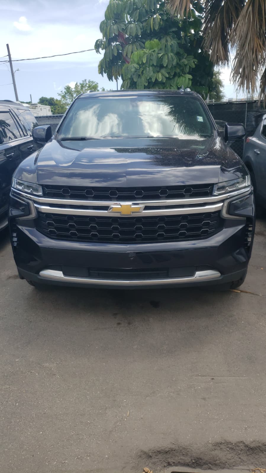 79.) 2022 CHEVROLET Tahoe Blue, 131,000 Millas - VIN: 285189