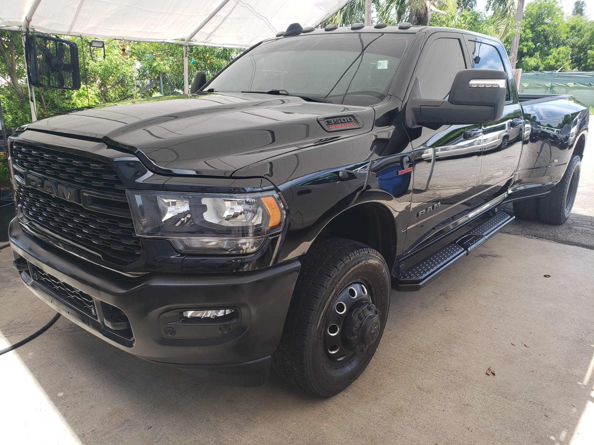 91.) 2023 RAM 3500 Heavy Duty 4 x 4 Black, Turbo Diesel, 79.49...