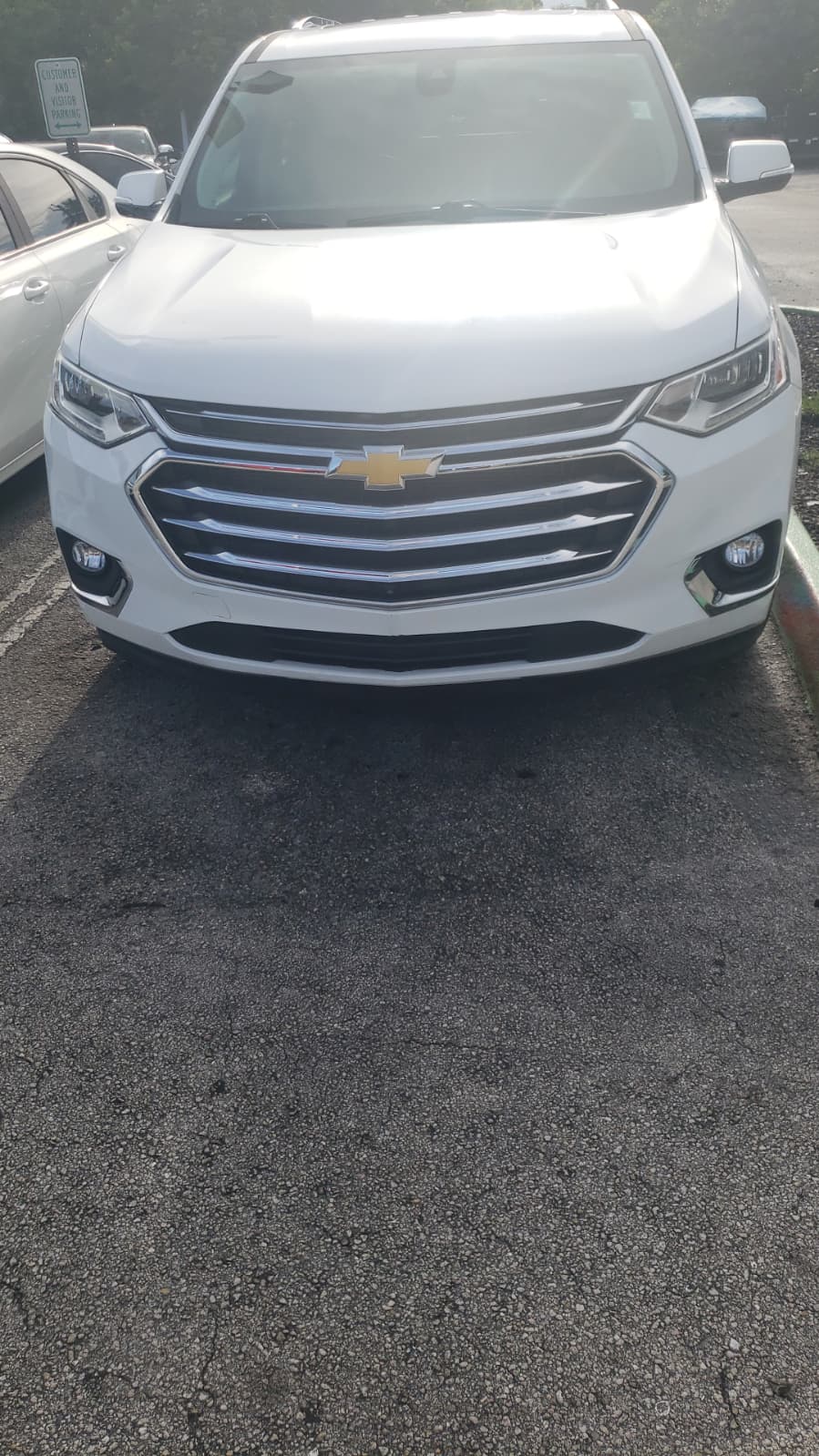95.) 2020 CHEVROLET TRAVERSE White, 105.458 Miles, VIN: 308421