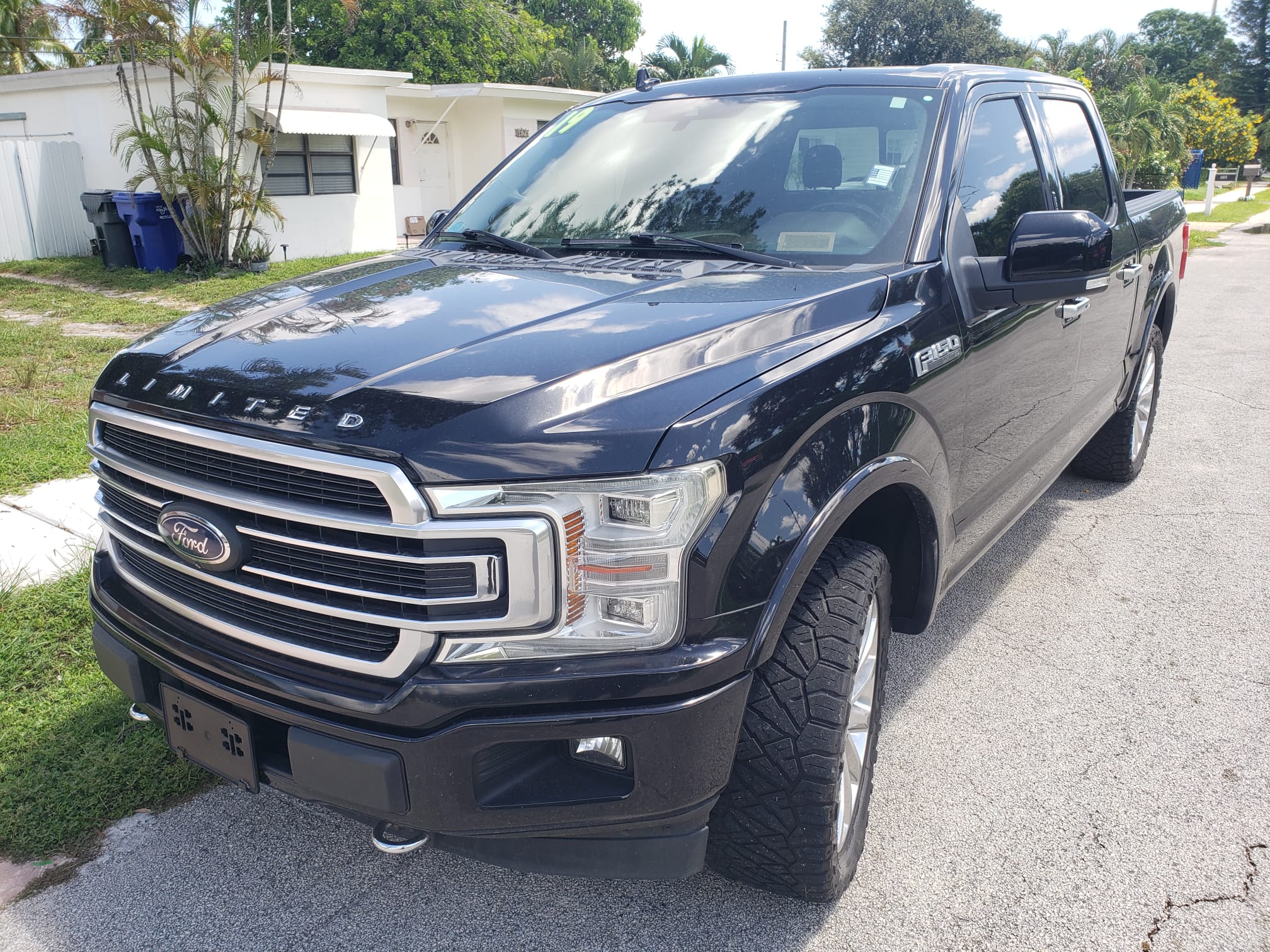 1.) 2019 FORD F-150 Limited Doble Cabina EcoBoost, Black. 140,...