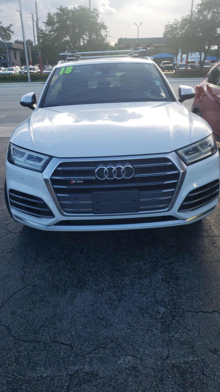 6.) 2018 SUV AUDI Q4 White, 123,000 Miles. VIN: 117268
